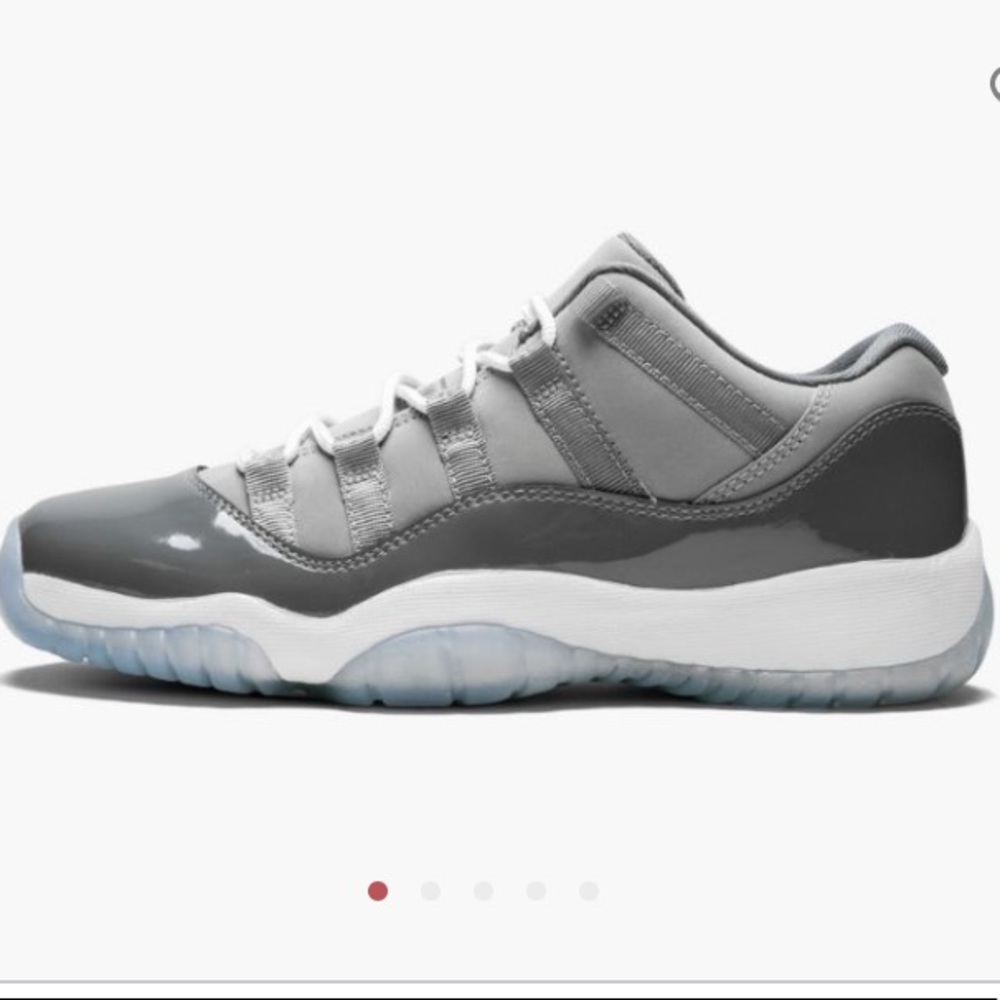 AIR JORDAN 11 RETRO LOW BG
Cool Grey